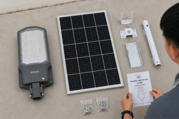 4 Bước Hướng Dẫn Lắp Đặt Tấm Pin Đèn Năng Lượng Mặt Trời